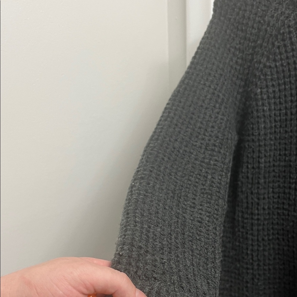 🖤 Cozy Black Knit Crew Neck Sweater | Classic Warm Winter Pullover - Picture 10 of 10